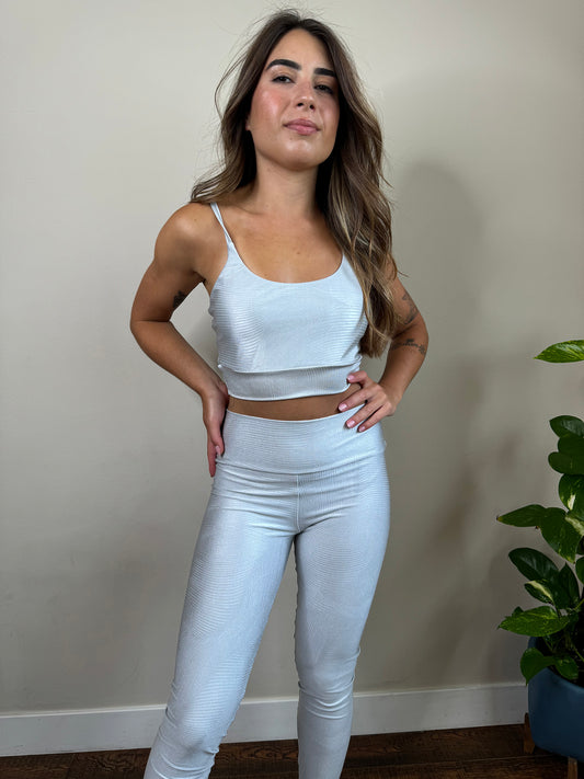 Vibrant white leggings